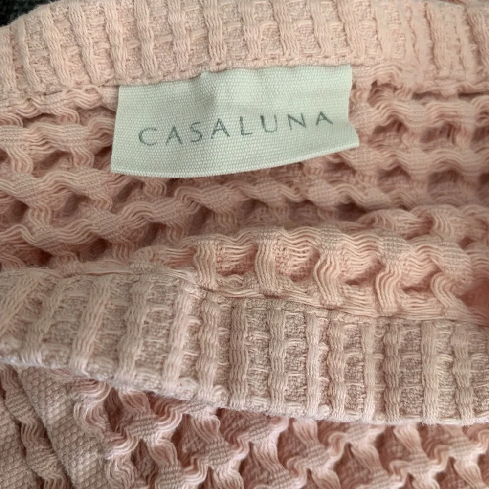 Lot 4 Casaluna Waffle 2 Bath Towels and 2 Hand Towels